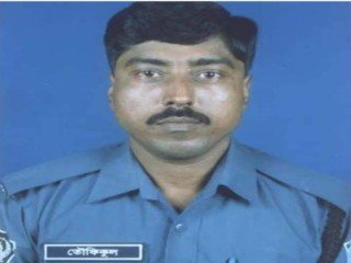 আসামি ধরতে গিয়ে কনস্টেবলের মৃত্যু