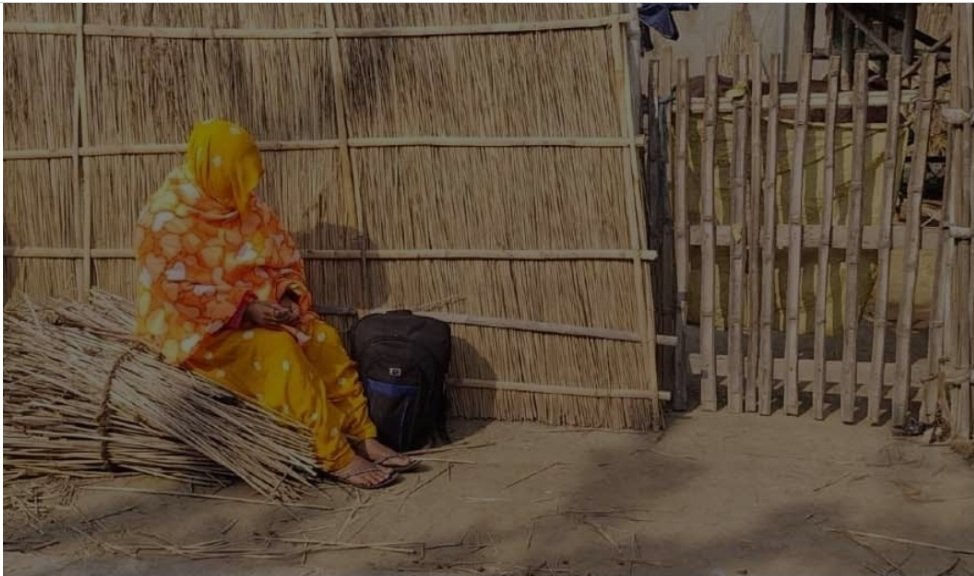 প্রমিকের বাড়িতে অনশন প্রেমের টানে দুই সন্তান রেখে বাড়ি ছাড়লো